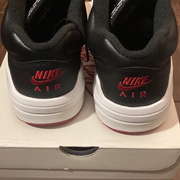 Brand new dead stock! Never worn womens Jordan’s! Size 11. Mens 9.5 - Picture 4 of 5